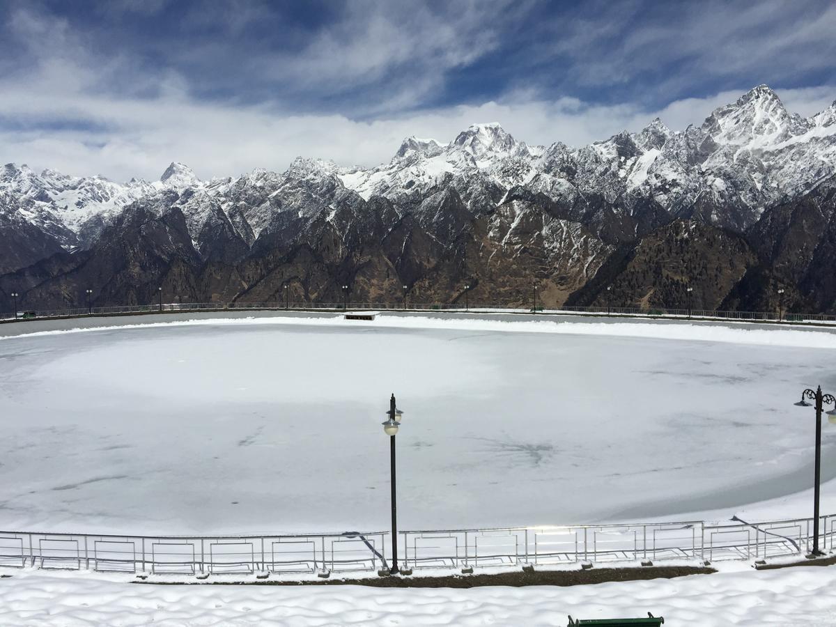 Clifftop Club Auli Joshimath Luaran gambar