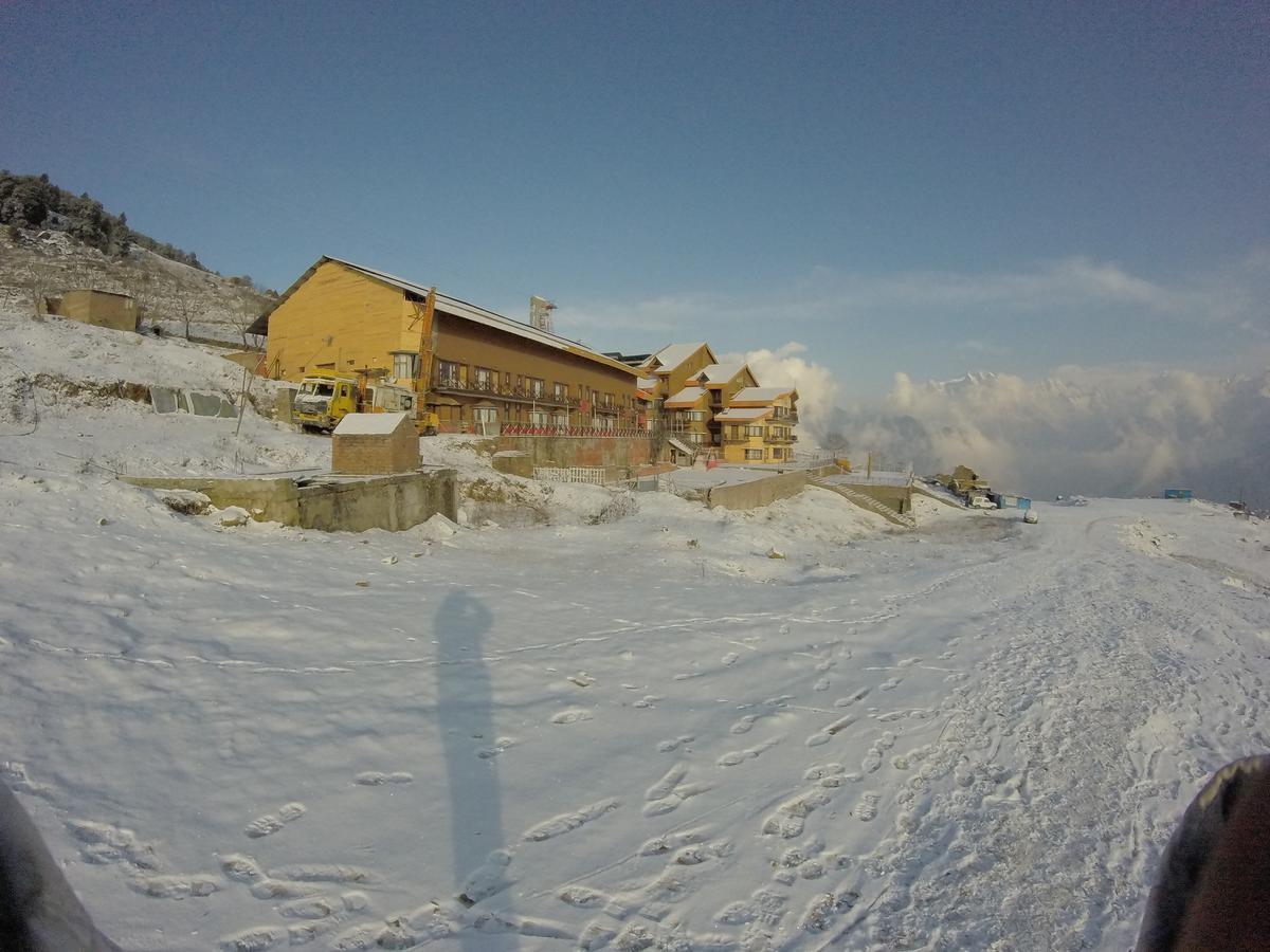 Clifftop Club Auli Joshimath Luaran gambar